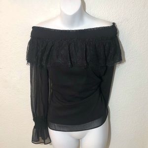 Off The Shoulder Lace shirt
